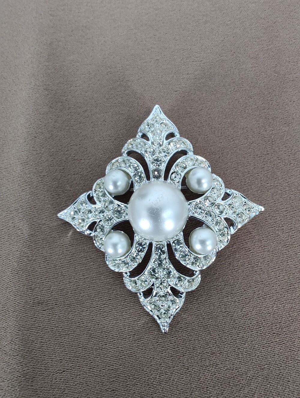 Sarah Coventry Vintage Rhinestone & Faux Pearl Filigree Brooch - Silver Tone